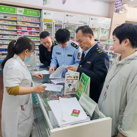等驾坡街道联合市场监督管理所、市场监管局执法大队，雁影社区，开展“双节前食品检查工作