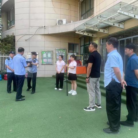 【莲湖★枣园】校园安全盾，共筑护苗防线——枣园西路社区联合街道安消办及辖区派出所开展幼儿园防暴实战演练