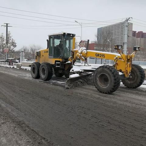 县交通运输局闻令而动 除雪保畅通