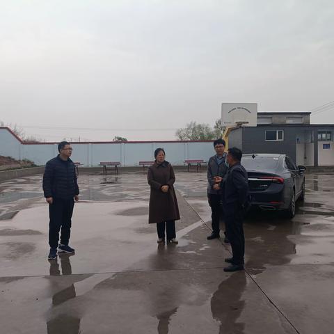 信都区教育局主任督学范素青深入太子井乡龙化完小调研指导工作