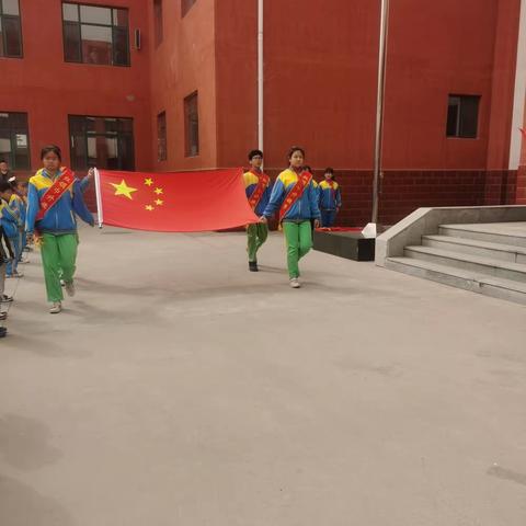 杜庄学区高庄小学“拥抱积极情绪，阳光快乐成长”国旗下讲话