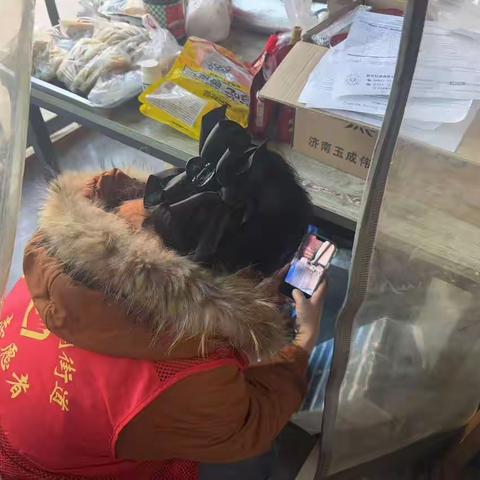 【暖冬四问】昆明湖街道林海社区查燃气排隐患送温暖