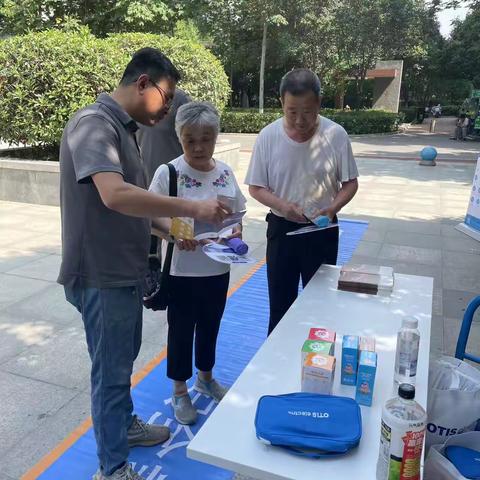 文明乘梯  安全你我--设备运营中心配合项目开展电梯安全进社区活动