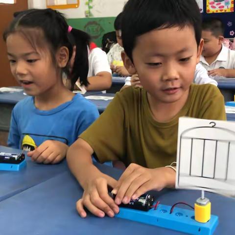 黄台小学科技社团二年级四班  电动笼中鸟