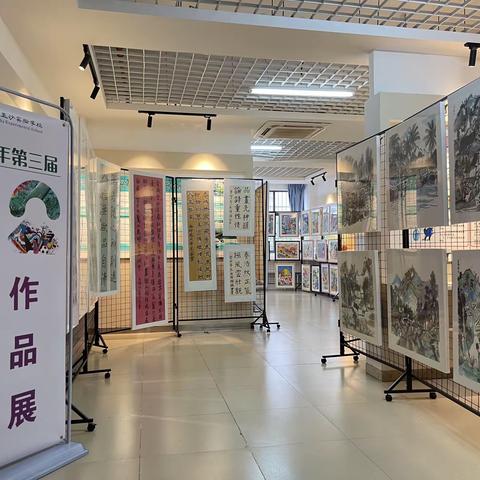 “逐光而行 为梦闪亮”2023年海口市玉沙实验学校第三届“撷玉”艺术节学生美术书法优秀作品展