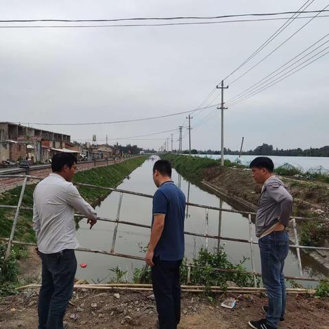 东阁华侨农场开展5月份“河长日”暨“护河爱水 清洁家园”行动活动