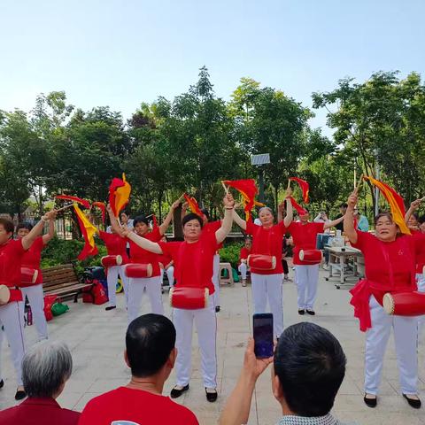 榆山街道文昌社区：“志愿红”助老护幼 绘就幸福民生新画卷