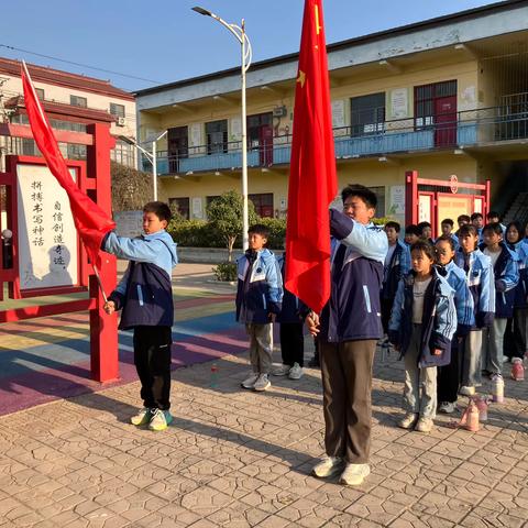 “金村少年，奋勇争先”——杞县高阳镇金村希望小学运动员在高阳镇第三届小学生春季运动会上的精彩瞬间