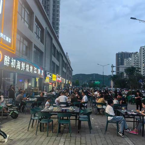 护航夜间经济，筑牢食安防线，市场监管在行动