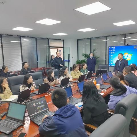 区人社局开展“业务大学习”——PPT制作专题培训会