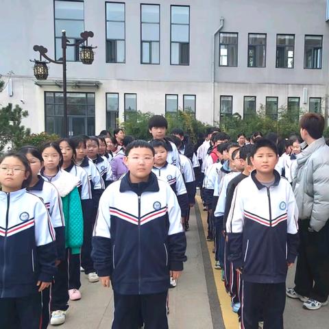 筑牢安全防线 护航校园平安——喻屯一中开展消防安全应急演练活动