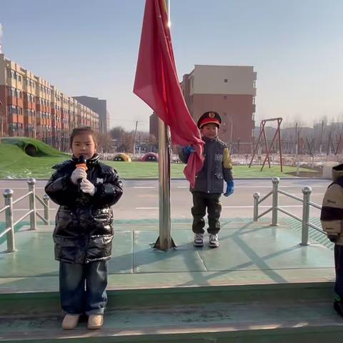 【党建领航 美润三幼】乌拉特中旗第三幼儿园大七班升旗仪式