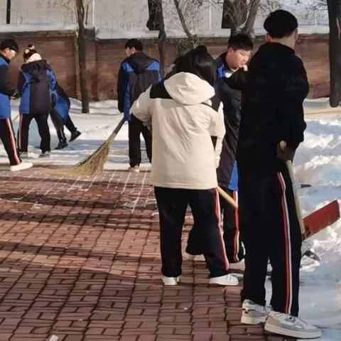 校园劳动育人:扫雪纪实                 ——巴彦港镇中学劳动教育实践活动