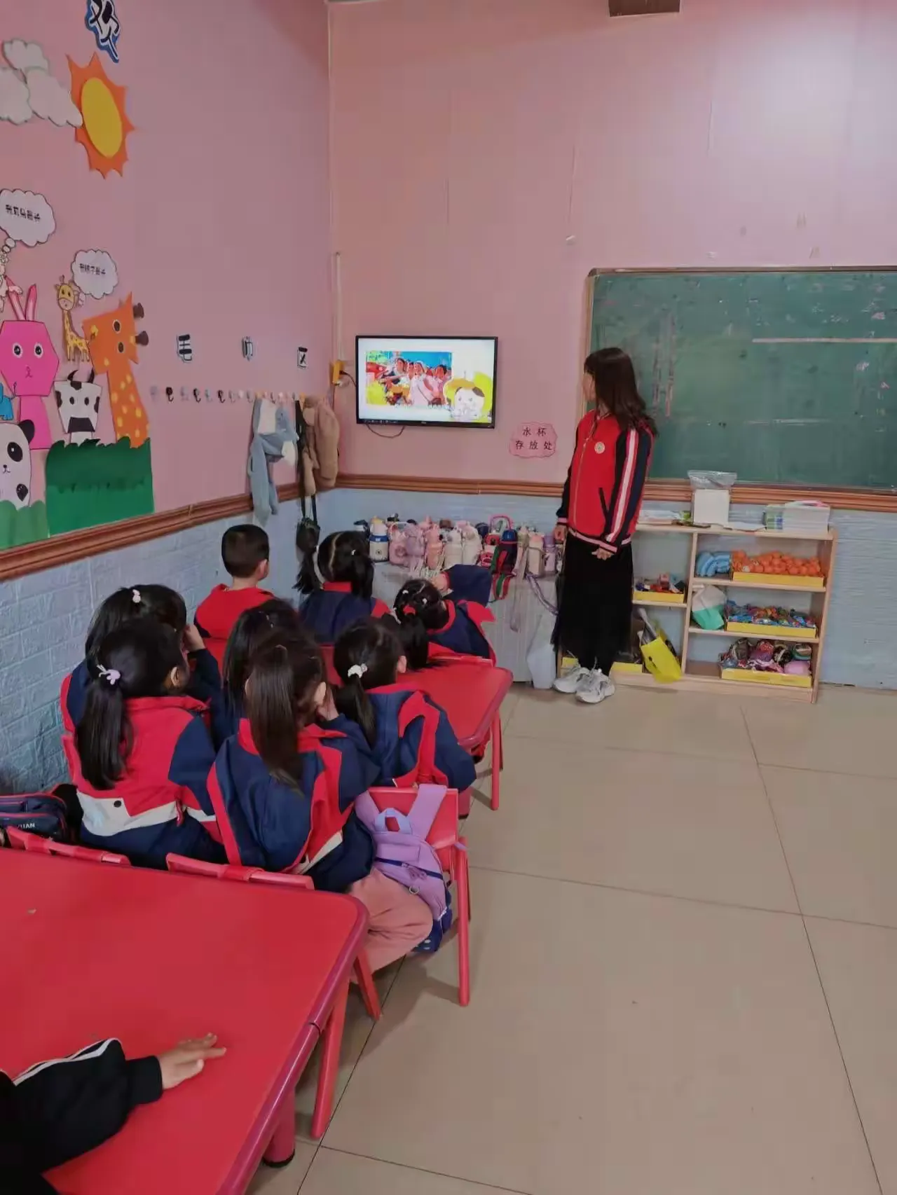 简篇-智才幼儿园“38妇女节”活动--🌸童心情暖女神节🌸