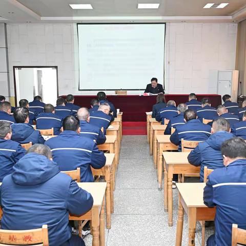 洛阳工控集团党委副书记、总经理张轶赴万基炭素公司党总支讲授专题党课