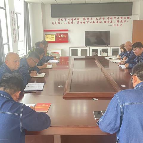 国网克州供电公司组织离退休干部召开座谈会