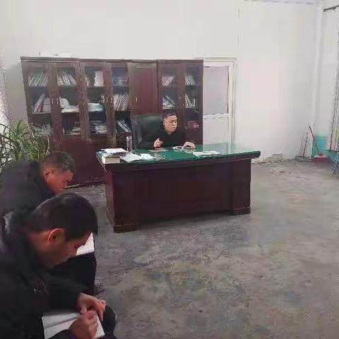 沁阳市第三小学召开传达学习《河南省教育工作会议》精神专题会议