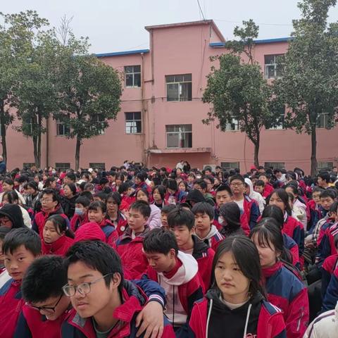 第七实验中学白水校区 2023年下学期期中总结暨秋季运动会表彰大会