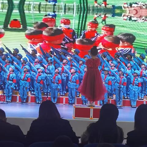 传唱红色经典  弘扬爱国精神——吴起县第三小学二（10）班歌咏比赛精彩回顾