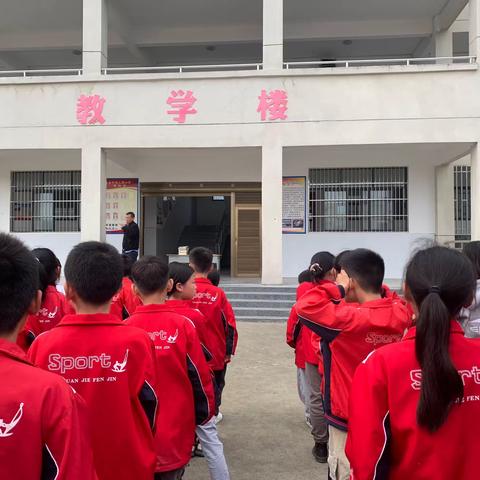 表彰树榜样，蓄势再起航——上源小学2022～2023学年度第二学期阶段一随堂练习总结大会