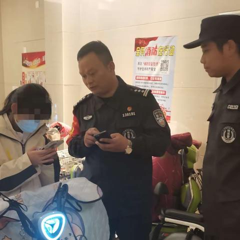 【长清特巡警】暖心！“警察蓝”帮助找回走失儿童获点赞