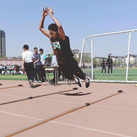 厉兵秣马迎中考  模拟体考试锋芒——呼和浩特第八中学初三年级一模全真体育模拟测试