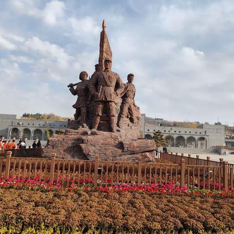 走进红色基地，传承红色基因