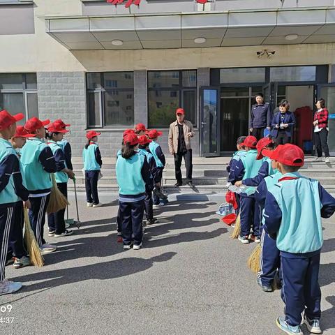 秦皇岛北戴河新区第一小学开展生活垃圾分类志愿服务活动