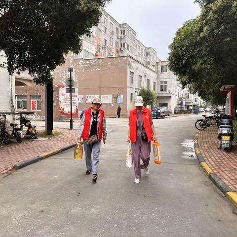 物华社区新时代文明实践站开展“中秋送真情  关怀暖民心”中秋慰问活动