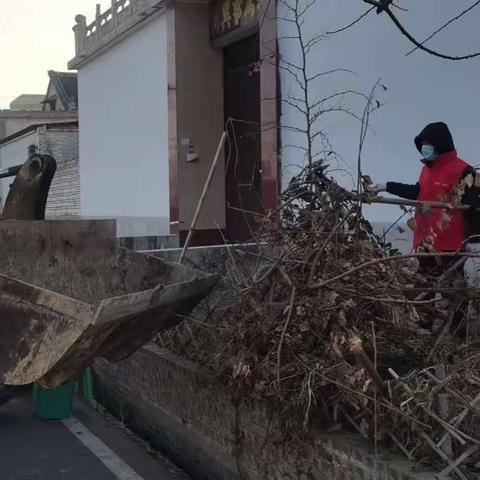 五里源乡河湾村“义务清洁日”活动