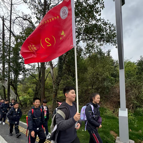 赏方岩美景，寻先烈足迹 ﻿——金师附小六（2）班春季研学活动纪实
