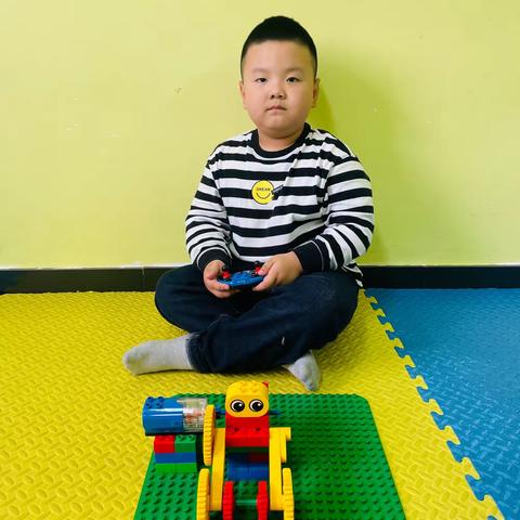 薛诺   举重运动员