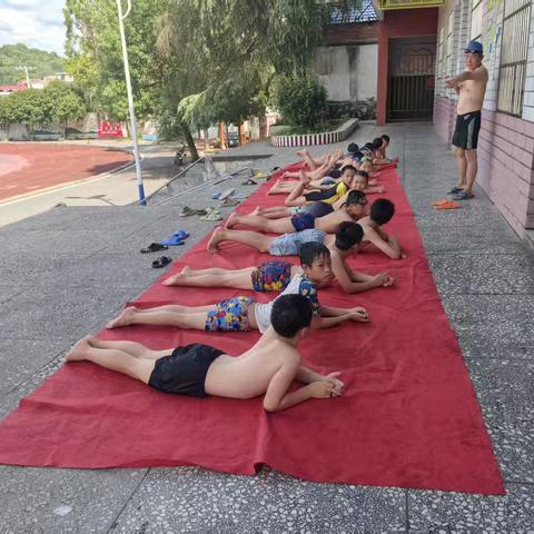 泳动童心：夏日水花里的成长礼——上栗镇新建小学水花行动
