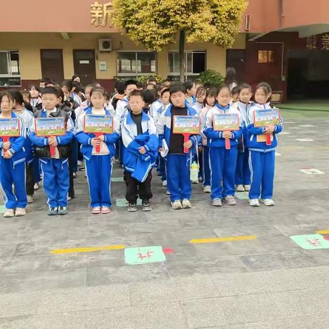 童声嘹亮展班风 步履铿锵显风貌 —— 育英小学教育集团 路队风采展示