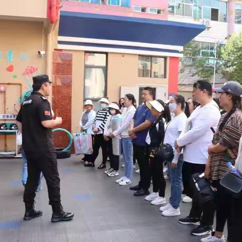 洞庭名邸幼儿园“行走的课堂”之秋游“防拐骗”安全演练活动