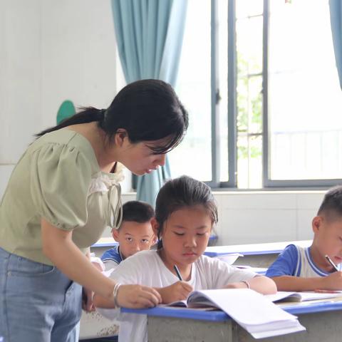 书法伴成长——赣州市沙石吉埠小学课后服务兴趣活动书法课纪实