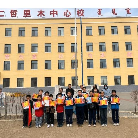以数启思，以画展智--巴仁哲里木中心校数学手抄报、思维导图比赛圆满落幕