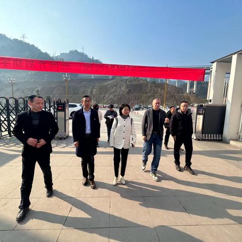 李燕副县长到盐津县第一中学查看开学情况