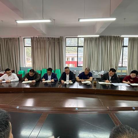 盐津县第一中学召开4月党风廉政建设专题会议