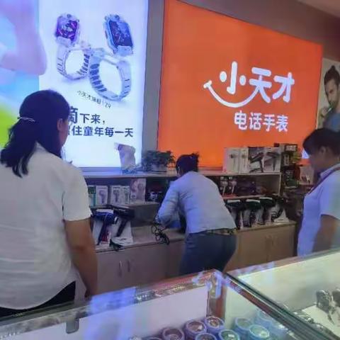 中百仓储崇阳店“中秋、国庆”节前租赁户安全检查