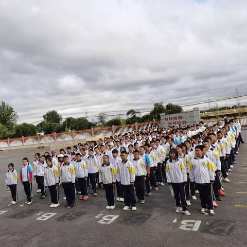 探索成长与安全的奇妙课堂 ——记宏伟实验学校七年级实践基地研学