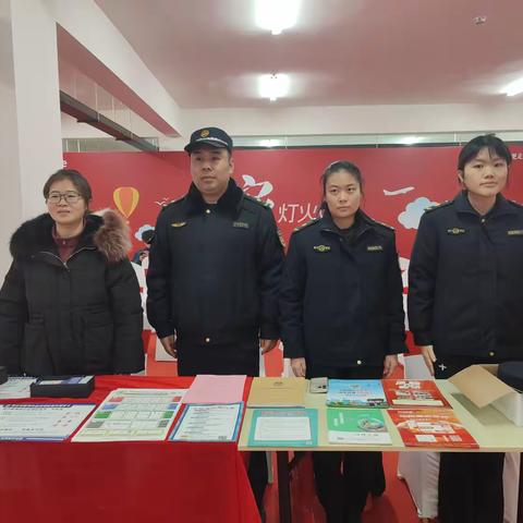 【幸福历城·群众满意】万科云湾园交房日，唐冶街道中新国际城东社区启动“新居交付·筑梦起航”文明实践志愿“一条龙”服务