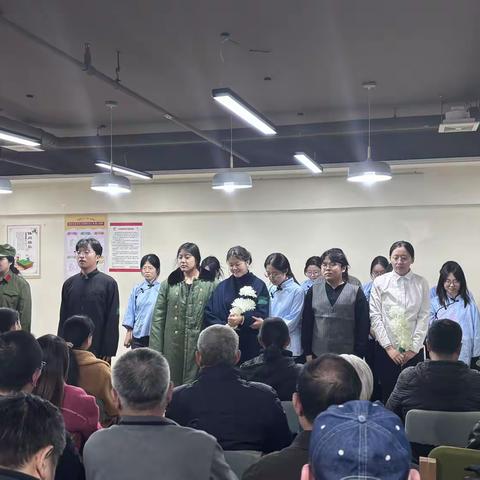 传承家国情怀 汲取奋进力量 ——唐冶街道银丰唐郡社区党支部组织党员观看话剧《赤子丹心耀长空》