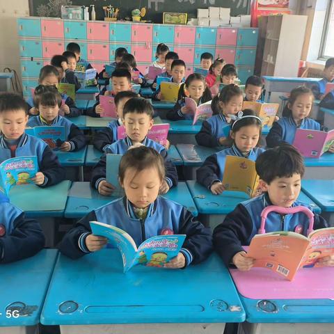 阅书香、共成长            一年级五班阅读分享会活动