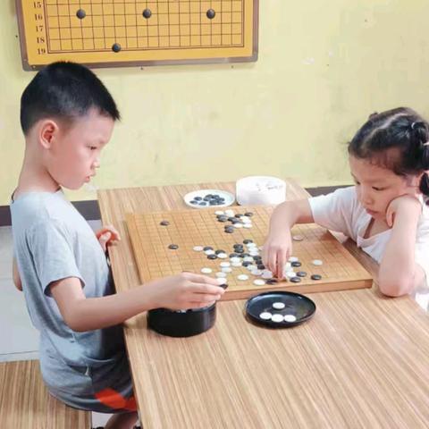 学围棋让孩子爱上思考