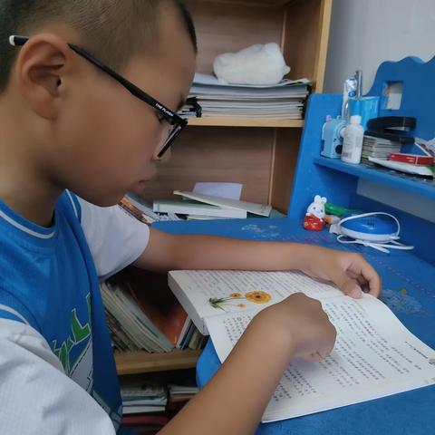 东盛小学四年八班门冠宇《家庭读书会》勤朗书香汇第183期