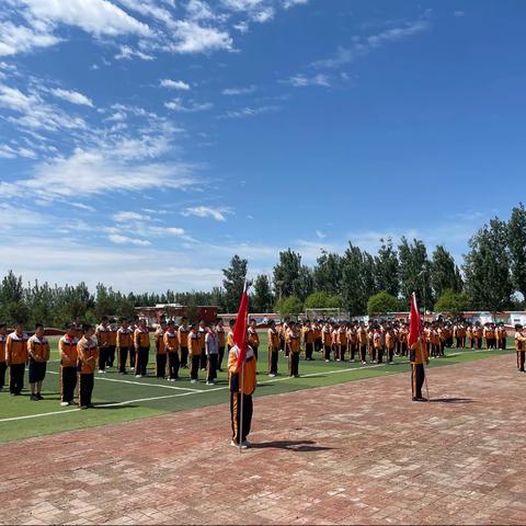 宝双小学“喜迎二十大，争做好队员”庆六一新队员入队仪式。