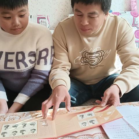 传承雷锋精神 弘扬时代价值 五8班在行动