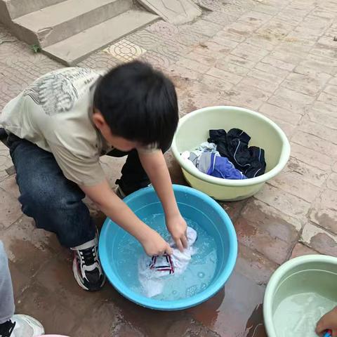 五8班家务孝心少年在行动