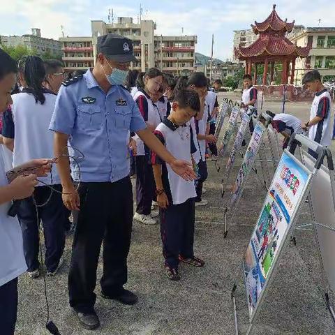 屏南县铁路派出所进校园、村庄开展法制宣传